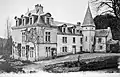 Plouigneau : le château de Coëtmen-Trojoa vers 1920 (carte postale ND Photo).