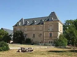 Château de Combelles.