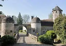L'entrée du château de Cuise.