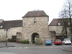 Porte d’Arans, XVIe siècle, sur le site de l'ancien château.