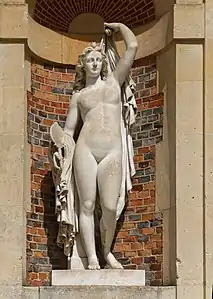 Femme au miroir, château de Fontainebleau.