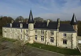 Château de Géresme, façade méridionale, partie la plus ancienne (aile est).