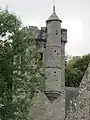 Le donjon avec échauguette.