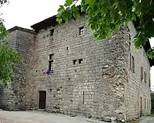 Château de Joannas, mairie et auberge : façades ouest et sud.