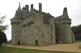 Le château de Kérouzéré.