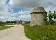 Vue du colombier et du château