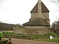 Bâtiment adossé à la tour