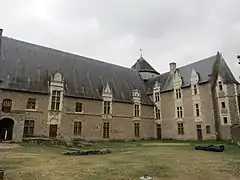 La cour du Vieux-Château.