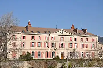 La façade donnant sur le parc