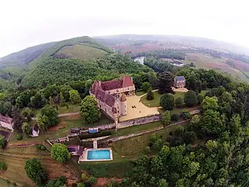 Vue aérienne du château de Monsec.