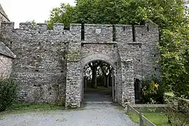 Porte défensive extérieure(la quatrième).