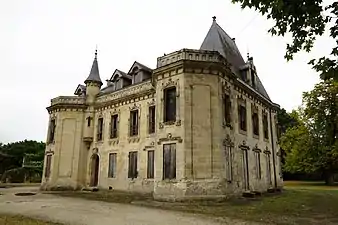 Le château de Sarcignan.