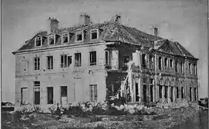 Le Château de Stains (ici en 1870, endommagé lors de la guerre franco-prussienne), rasé en 1884.