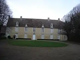 La façade du château de Vauville.