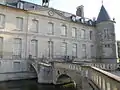 Le pont renaissance et son escalier en double révolution.