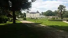 Le château côté jardins