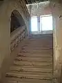 l'escalier droit de l'aile nord