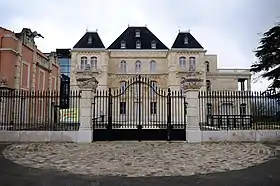 Château de la Buzine.