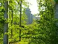 Château de la Hunaudaye (Plédéliac) vu depuis les sentiers de randonnée de Pléven.