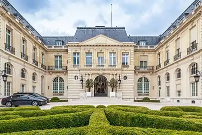 Le château de la Muette côté rue (2019).