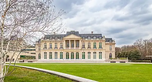 Vue du château côté jardin.