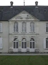 Avant-corps du château de la Noë.
