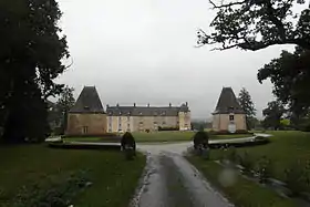 Le château de la Robinais : vue d'ensemble