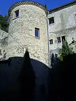 Château des évêques de Valence, tour ronde extérieure.