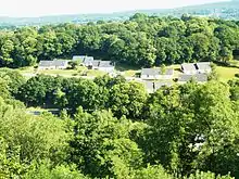 Saint-Goazec : le village-vacances VVF en bordure de l'Aulne (à Penn ar Pont, tout près de Châteauneuf-du-Faou).