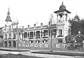 Façade de l'établissement des Eaux minérales du Châtelet à Évian.