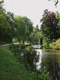 Le canal d'Orléans.