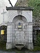 Monument en mémoire du Docteur Paul Mondon.