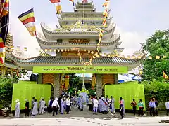 Le temple Vạn Đức.