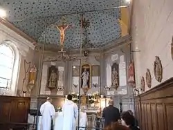 L'intérieur de la chapelle pour la neuvaine, en juillet 2016.