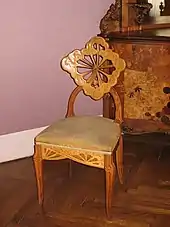 Chaise Art nouveau, avec un motif de berce du Caucase (Heracleum mantegazzianum).