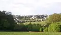 Vue des chalets et du centre de remise en forme.