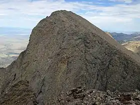 Vue du sommet depuis les pentes du pic Kit Carson.