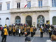 Carnaval : les zingeunerinsel sur le devant de la mairie - 2008.