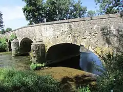 Autre vieux pont sur la Marne.