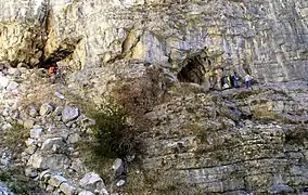 Entrée de la grotte des Chamois.