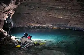 Plongée du siphon aval de la rivière souterraine de la grotte des Chamois, Castellet-lès-Sausses, Alpes-de-Haute-Provence, France.