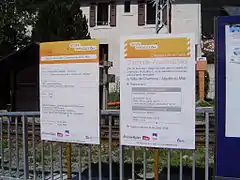 Affiche d'information sur la création de l'arrêt et sa date de mise en service.