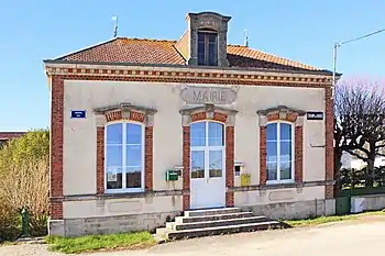 Élégante petite mairie.