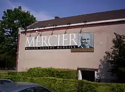 Champagne Mercier.