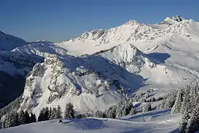 Vue depuis la Croix de Culet en direction du col de Cou au dernier plan à gauche.