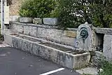 La fontaine-lavoir.