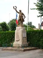 Le Poilu victorieux (monument aux morts)« Monument aux morts de 14-18 à Chamvres », sur e-monumen