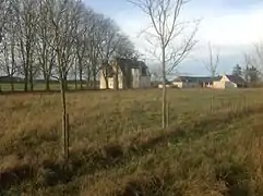 Vue générale du manoir de Chandoiseau sur Les Trois-Moutiers.