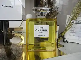 illustration de Les Parfums Chanel