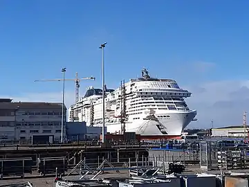 Armement au quai de Penhoët du paquebot MSC Euribia construit par les Chantiers de l'Atlantique